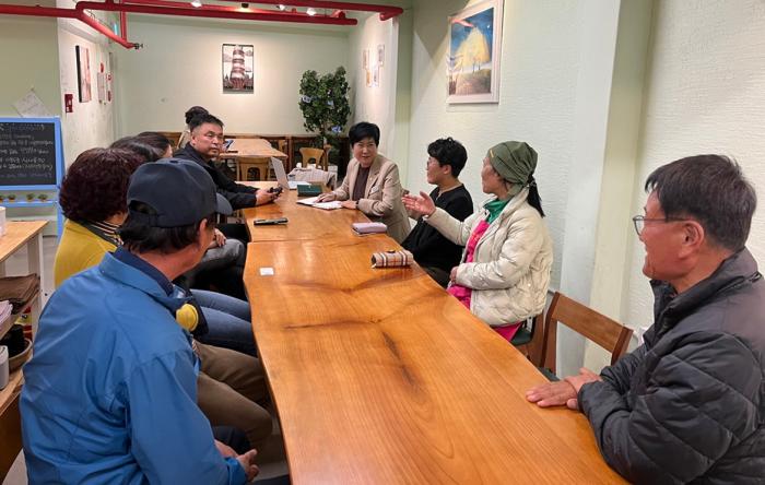 지난해 11월 원도심상생협의회에 참석한 서선란 의원 사진조성진 기자