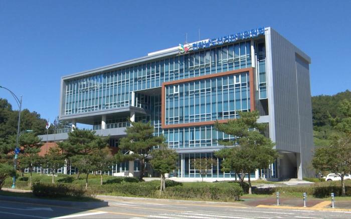 [2보] 전남선관위, ‘600만원 의혹’ 강씨·J씨 경찰 고발